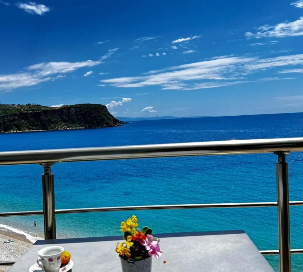 Apartment Marysrooms Himare
